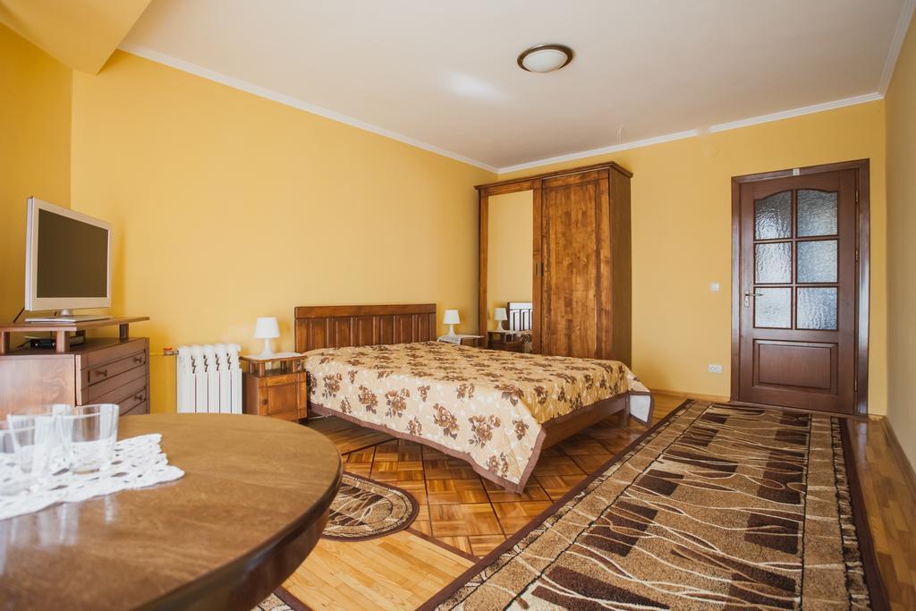 Saxony Dim Διαμέρισμα Chernivtsi Εξωτερικό φωτογραφία