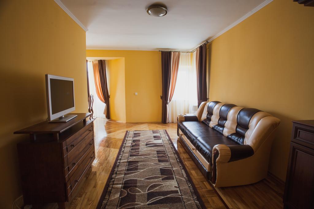 Saxony Dim Διαμέρισμα Chernivtsi Εξωτερικό φωτογραφία